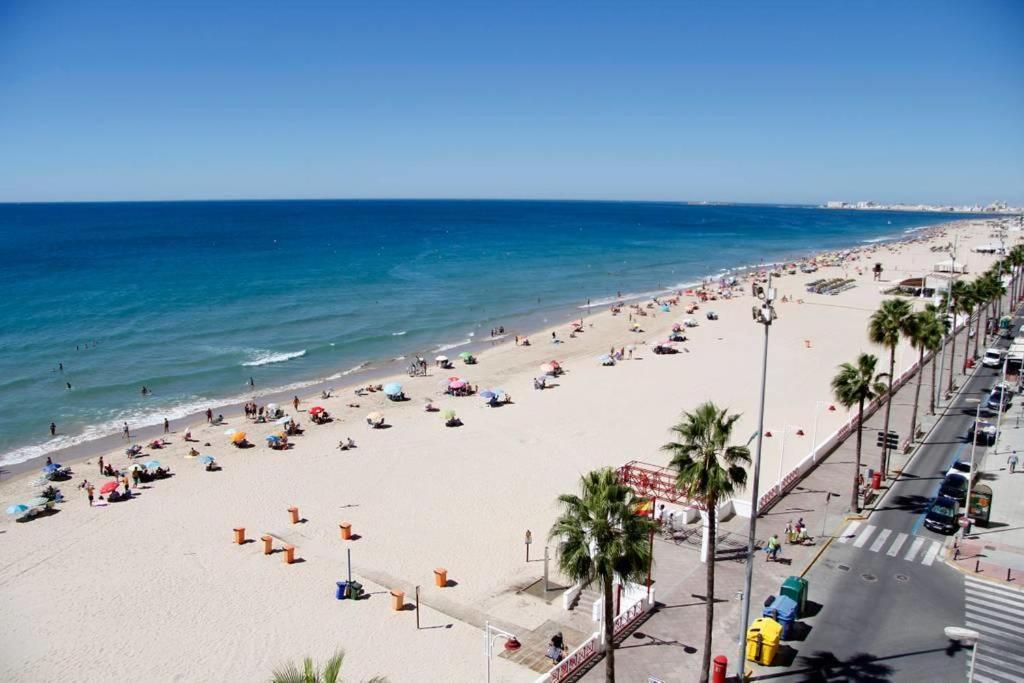 Ferienwohnung Piso Amplio Frente Al Mar En Pleno Paseo Maritimo. Cádiz Exterior foto